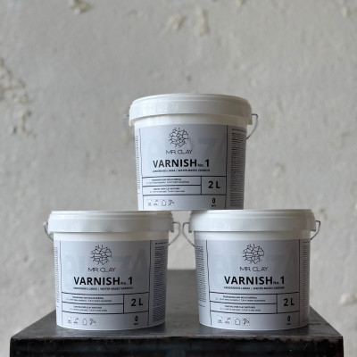 Mr. Clay LAKAS VARNISH nr 1, 2 l